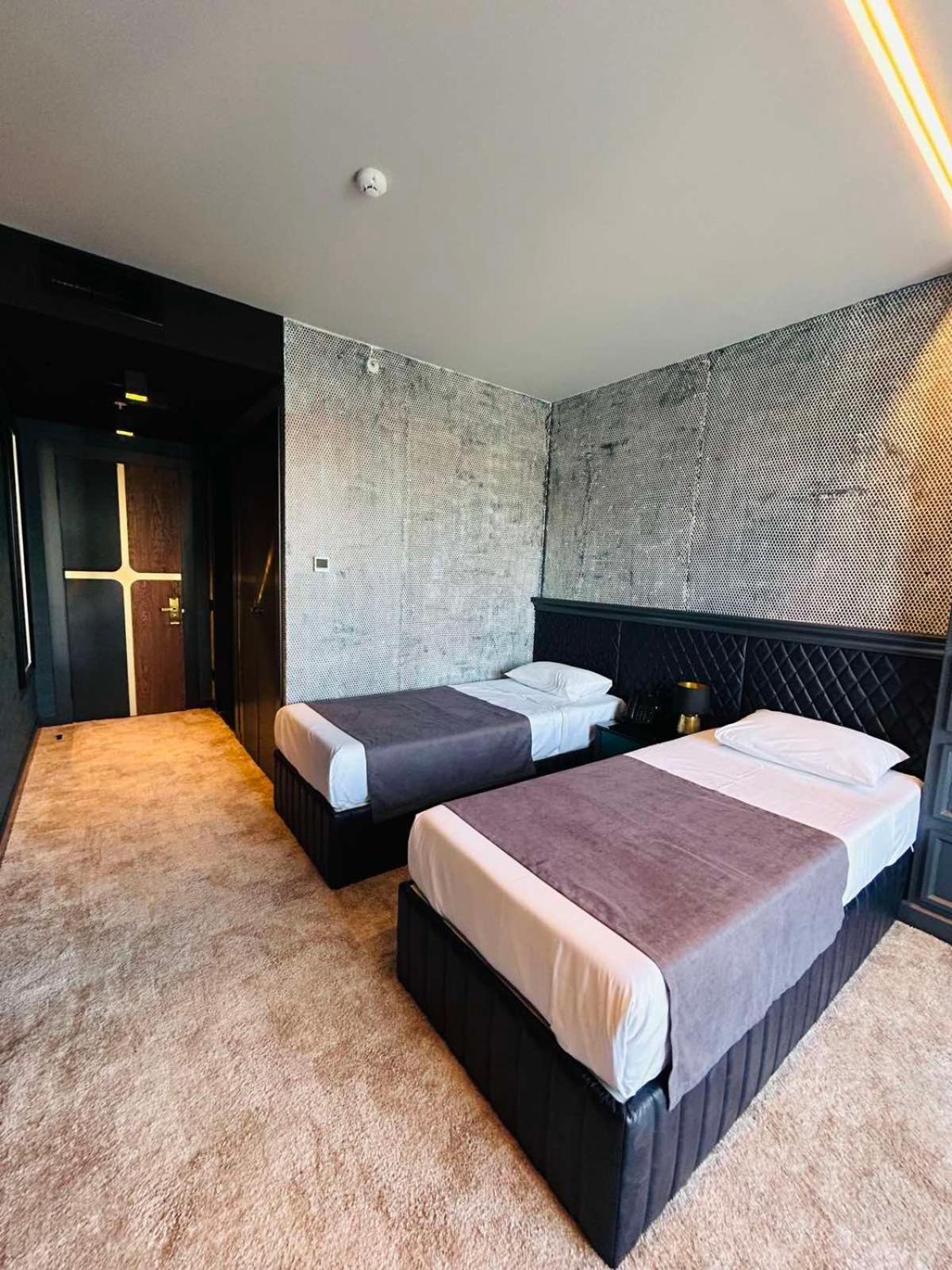 Solomon Hotel Koetaisi Buitenkant foto