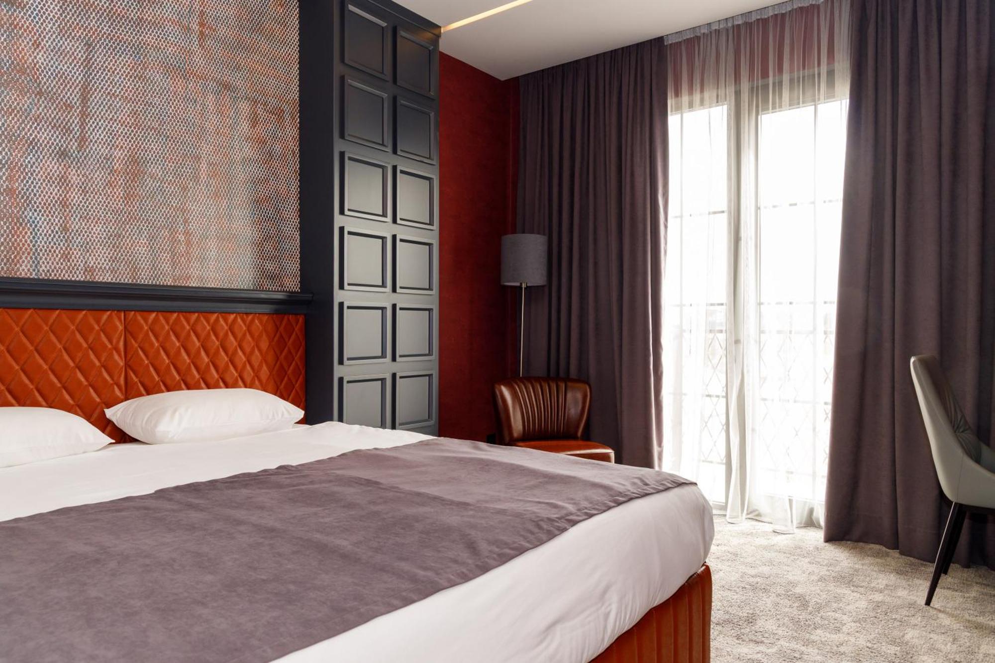 Solomon Hotel Koetaisi Buitenkant foto