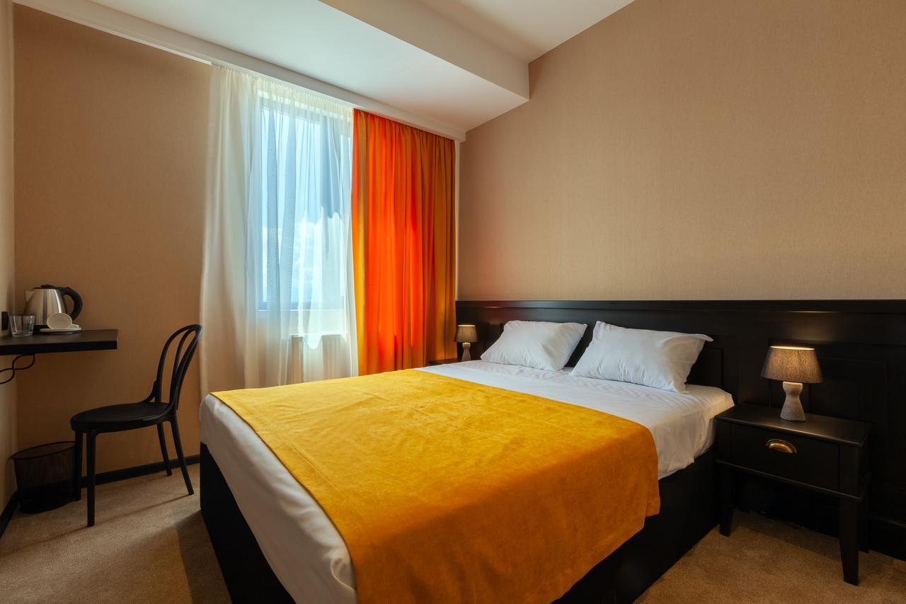 Solomon Hotel Koetaisi Buitenkant foto
