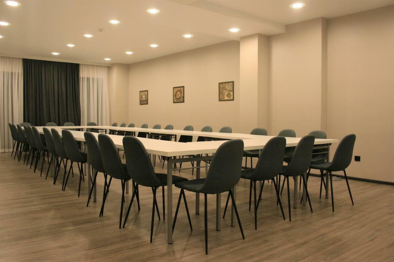 Solomon Hotel Koetaisi Buitenkant foto