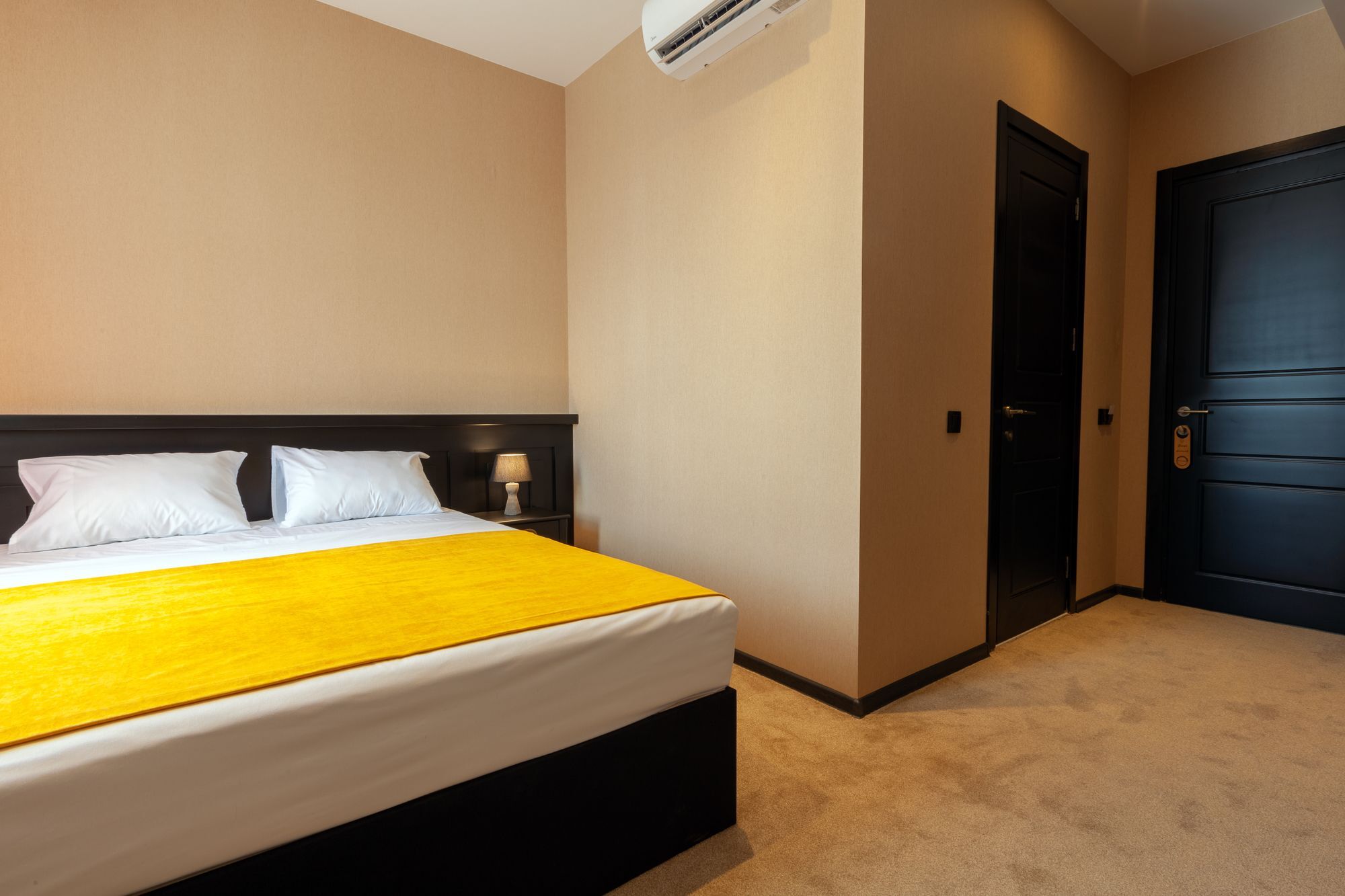 Solomon Hotel Koetaisi Buitenkant foto