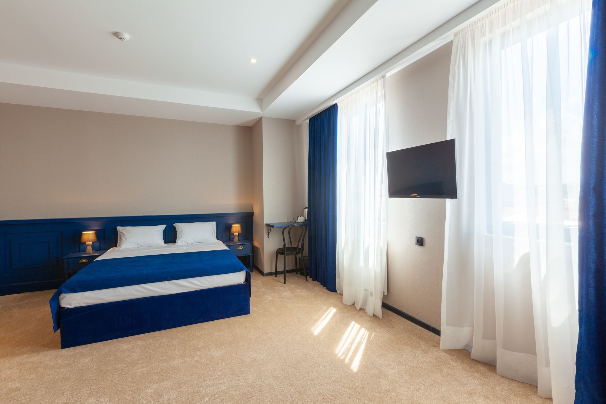 Solomon Hotel Koetaisi Buitenkant foto