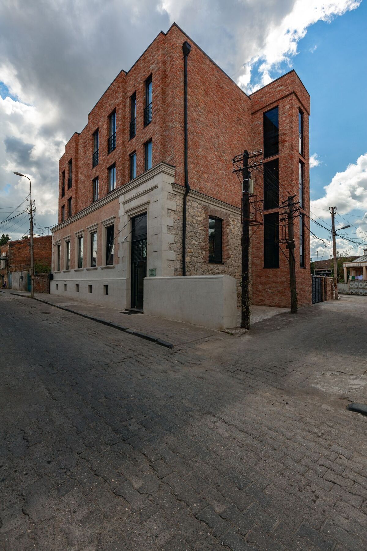 Solomon Hotel Koetaisi Buitenkant foto